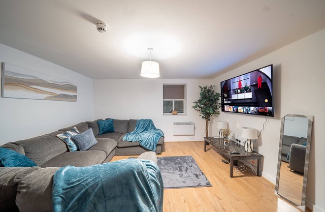 Business Travel Stay by Kirkstall Centre