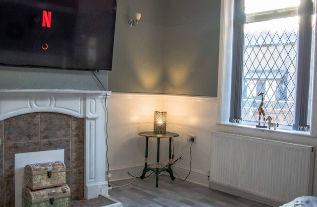 Bv Classic 2 Bed Perfect For Contractor In Hud