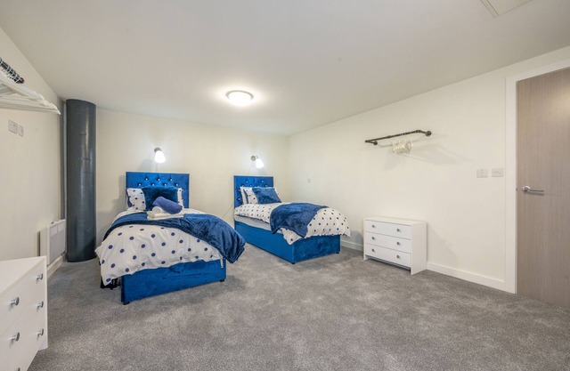 Bv Modern Navy Blue Diamond Suites Apt