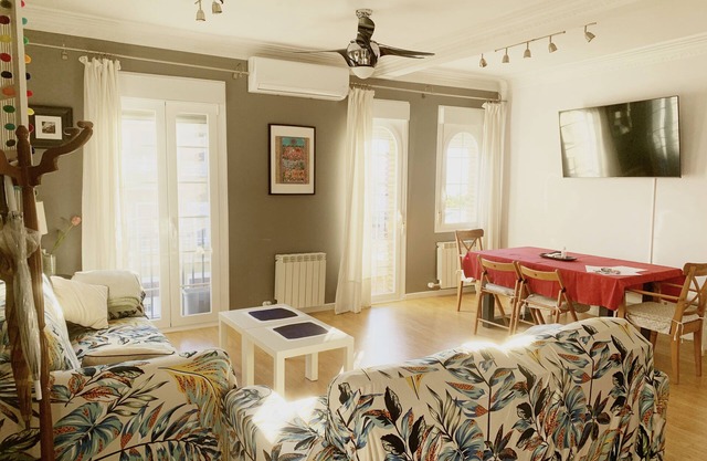 Céntrico Apartamento de 3 Hab. con Parking Gratuito