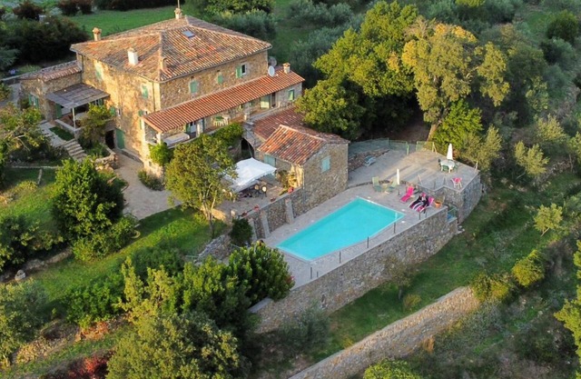 Cévennes : beautiful 17th century house, 120ha, Swimming pool, Wifi