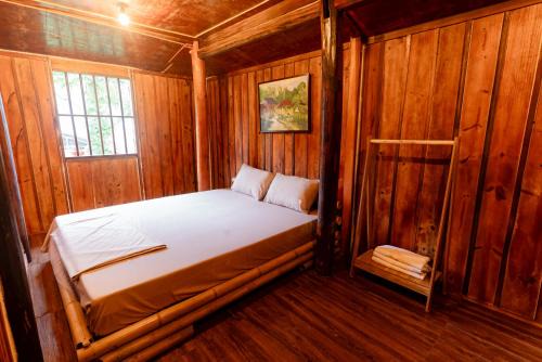 Cốm Homestay Bản Giốc