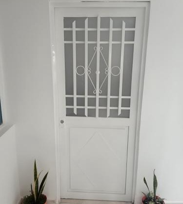 C Apartaestudio central amoblado con cocina y baño