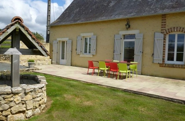 Cozy Gîte with Private Bathrooms, Terrace, and Garden near Le Mans - Sleeps 8