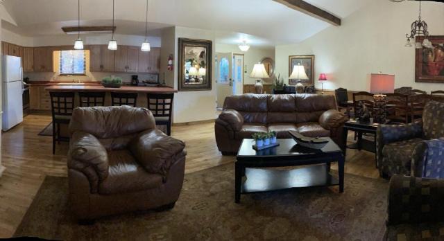 C24, Three bedroom, three bath log-sided, luxury Harbor North cottage with hot tub cottage