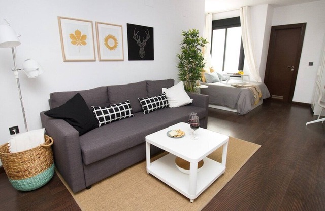 C77 · Romantic Studio in the Center with terrace