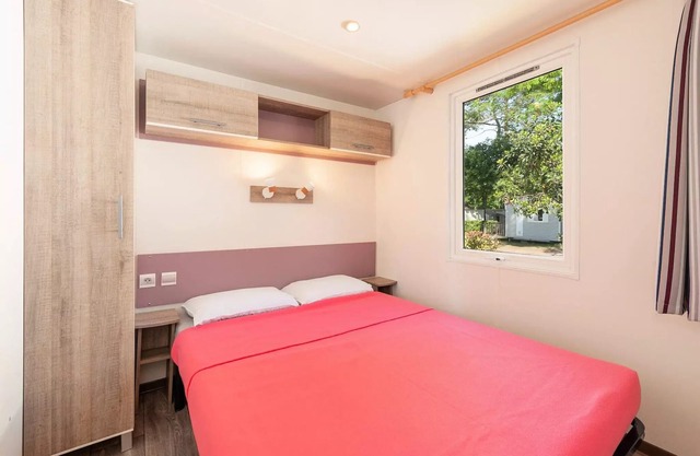 Campsite Le Parc de Fierbois* - Comfort Mobile Home 4 Rooms 6 People Air Conditioned