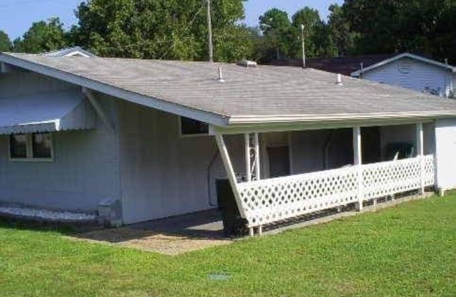 Cabin 1 queen bed with a separate bedroom with a double bed
