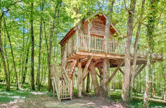 Cabin 'Amicie' with Private Terrace, Shared Garden and Balcony