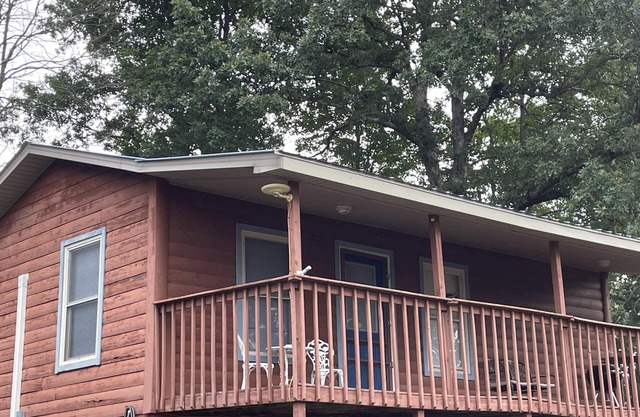 Cabin for two with an awesome view hot tub and wi-fi