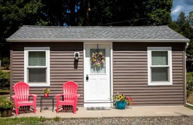 Cabin in the Heart of the Hudson Valley, Cabin 1