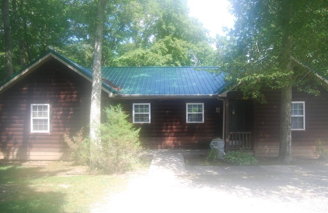 Cabin in the Woods @ LakePointe Resort - no cleaning fees! Cabin B