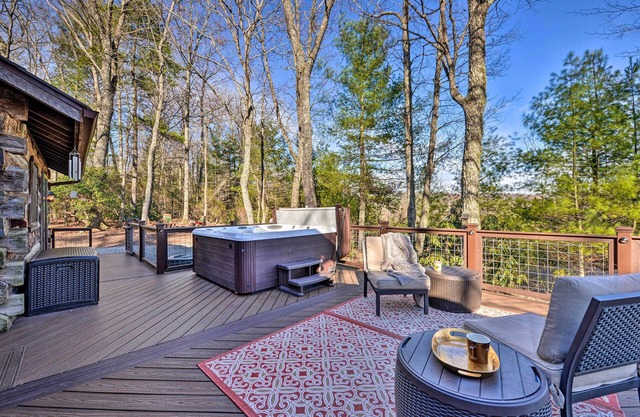 Cabin Near Boone w/Hot Tub & Mountain Views