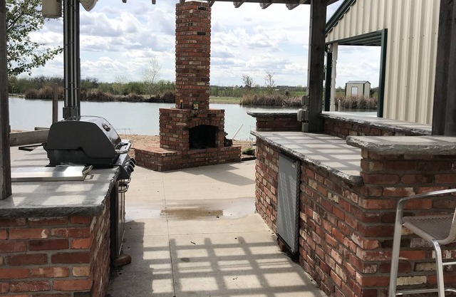 Cabin next to water! Fisherman’s Dream! HUNTERS WELCOME!