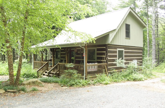 Cabin on 6.5 Private acres; 20 min to Blowing Rock/W Jefferson,Boone