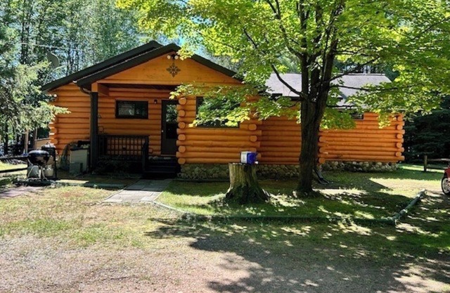 Cabin on Crystal Lake located on the Three Lakes Chain of Lakes.