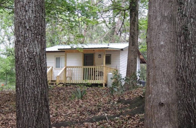 Cabin on Sante Fe Inlet in Three River Estates (walking distance to park)