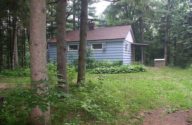 Cabin Retreat Facing A Creek On 30 Acres