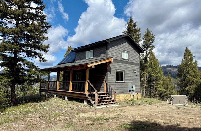 Cabin Retreat: Mountain Views, Starlink Wi-Fi, Stargazing, Hiking, Adventures!
