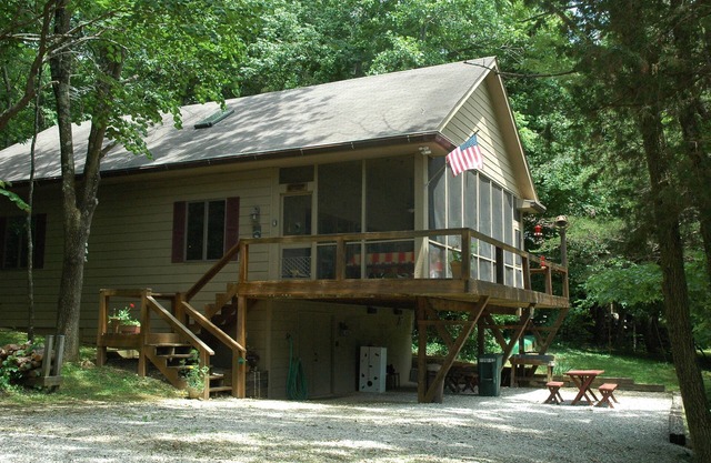 Cabin/Vacation Home In the Woods on Private Lake Close to Louisville, Ky