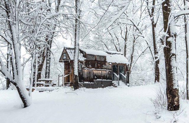 Caboose Tiny Home on river with hot tub near Stowe