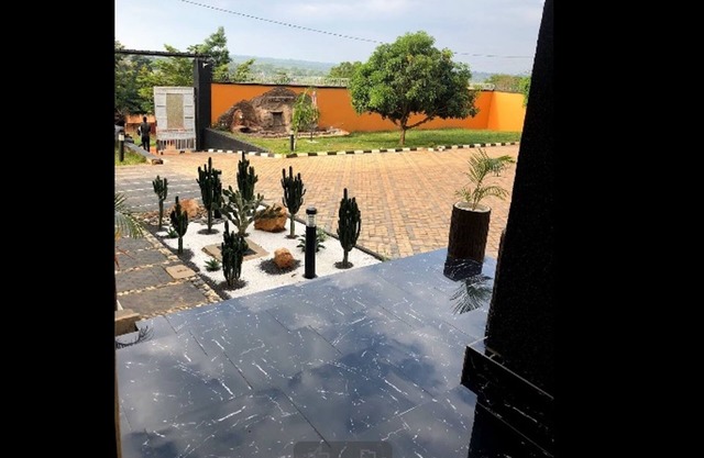 Cactus Hill Side Hotel