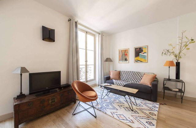 Cada Vez, 1BR/1BA, 4 people