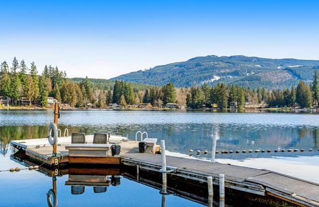 Cain Lake Lodge