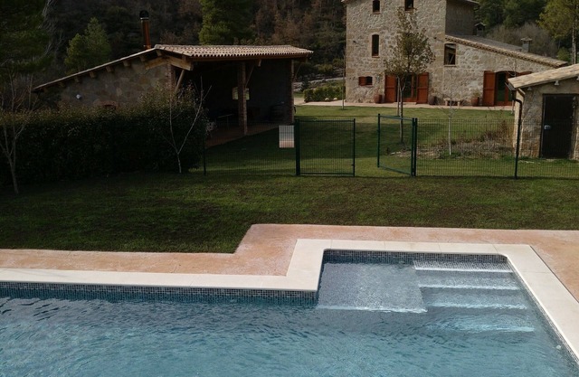 Cal Rebotit Self catering for 10/14 people