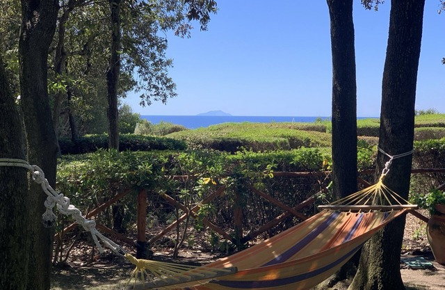 Cala Dei Pirati. nGarden cottage with sea view on the Tuscan archipelago