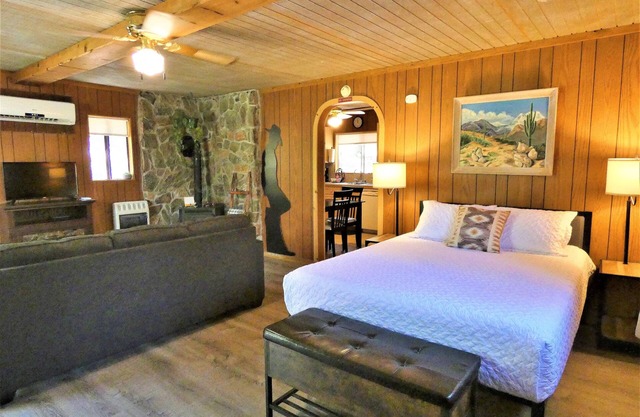 Calling all Birders & Nature lovers to Ramsey Canyon Cabins & Bird Sanctuary