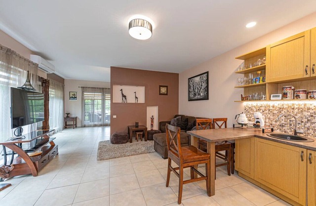 Calm and private ap by Polo Apartments