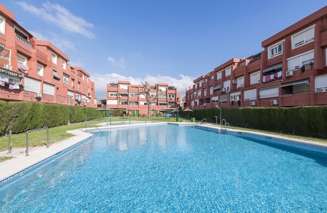 CAMAROTE DE ALGETARES - Apartment with shared pool and free WiFi.