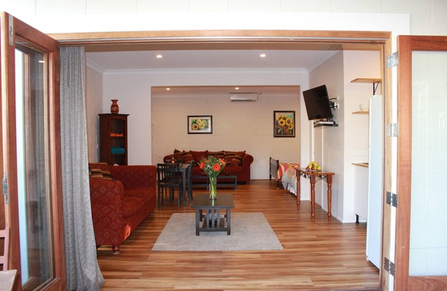 Camp Hill Cottage - Private Family/Pet Friendly