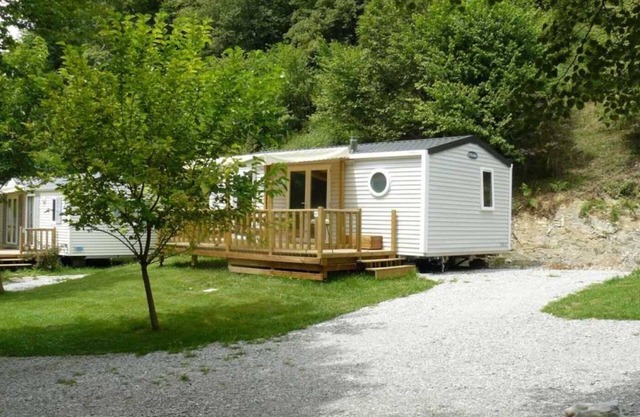 Camping 3 étoiles - Piscine - ccbaddd