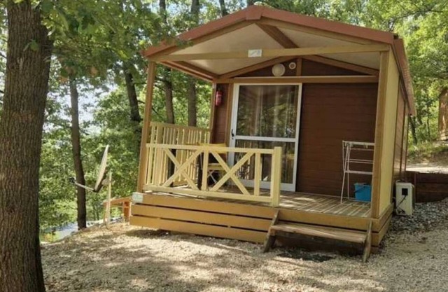 Camping 3 étoiles - Piscine - ccbbedi
