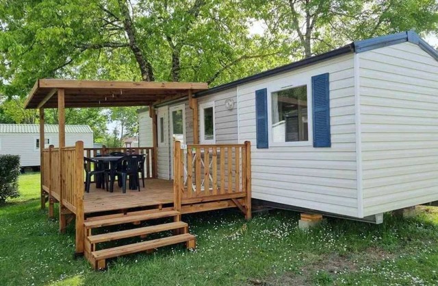 Camping 3 étoiles - Piscine - efc00i