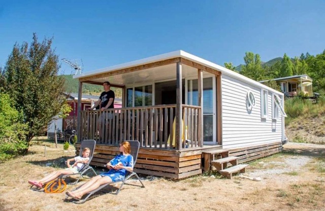 Camping 4 étoiles - Piscine - ccbacgd