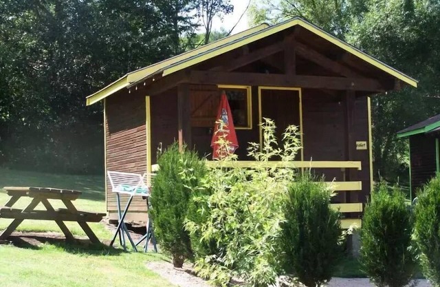 Camping Flower La Rochelambert * - Green cabin for 4 people without toilets