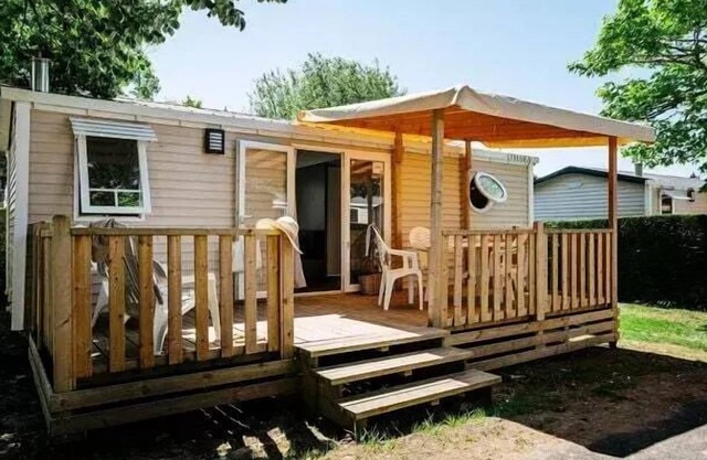 Camping Le Château de Galaure* - Comfort XL 3-room mobile home 4 adults + 2 children