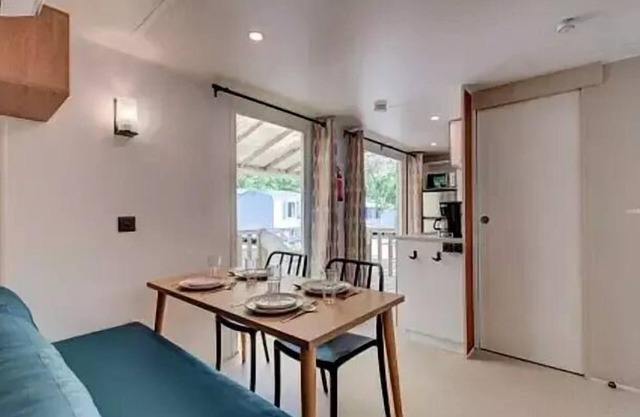 Camping Le Château de Galaure* - Comfort XL 3-room mobile home 4 adults + 2 children