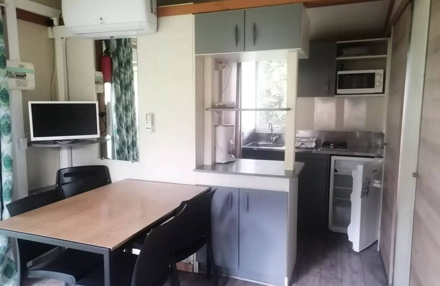 Camping L'Oasis du Berry * - Chalet (Arrived Saturday) 5 to 7 people - 5 pers. included in the tariff