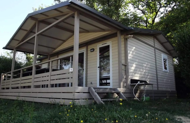 Camping le Grand Cerf * - Chalet Prémium (35m2) with large covered terrace, 3 bedrooms 8 people