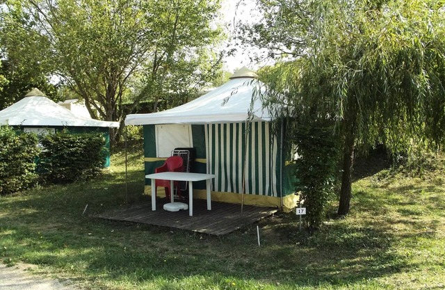 Camping Le Grand Cerf* - 3 room canvas bungalow for 4 people