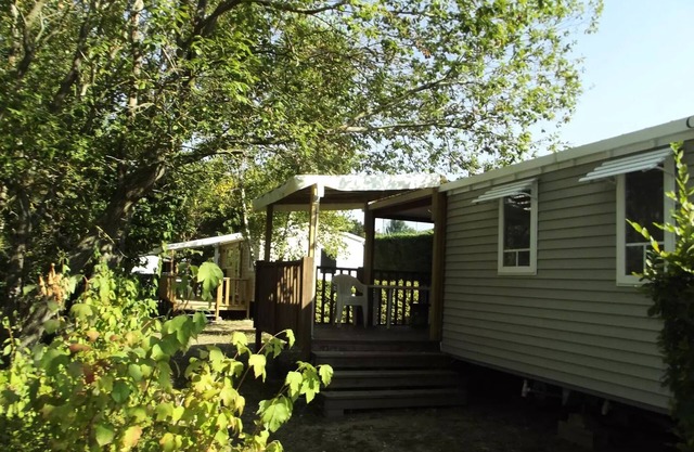 Camping le Grand Cerf * - Mobile home Comfort 4p (27m2) with covered terrace, 2 bedrooms, air conditioning 4 people