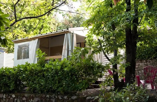 Camping Les Châtaigniers * - Mobile home Tithome 3 rooms 4 people Without bathroom