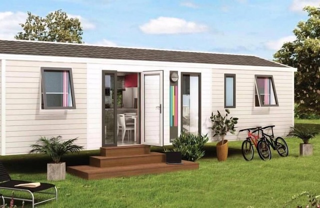 Camping Paradis La Marmotte** - Mobile Home Santafé Trio Space 4 Rooms 6 People