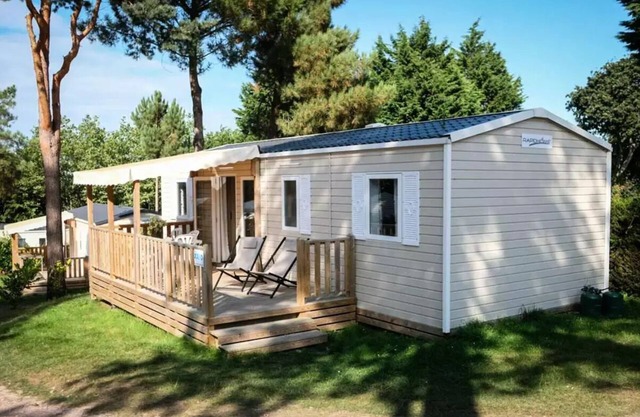 Camping Paradis in the Shadow of the Tilleuls* - Mobile Home XXL 5 rooms 8/10 people