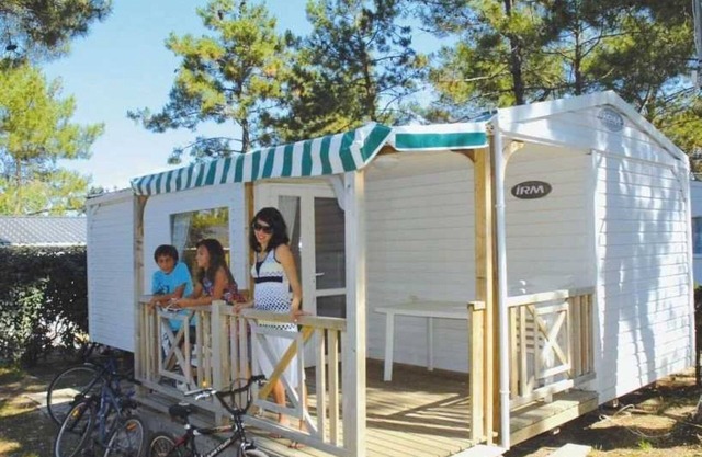 Camping - Piscine - ccag0fg