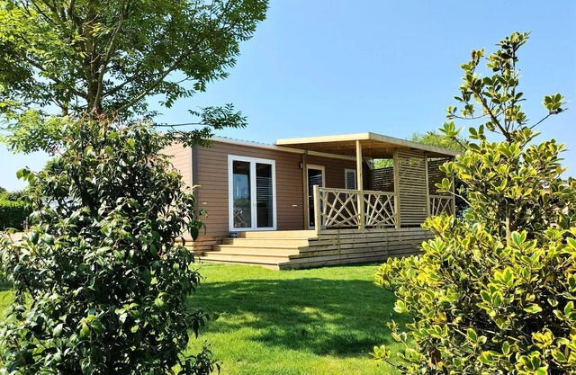 Campsite L'Aiguille Creuse* - Mobile Home Riviera Prestige 3 Rooms 4 People